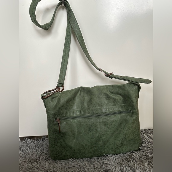 SOLD - Matt & Nat soft vegan suede leather green messenger bag - Picture 2 of 11